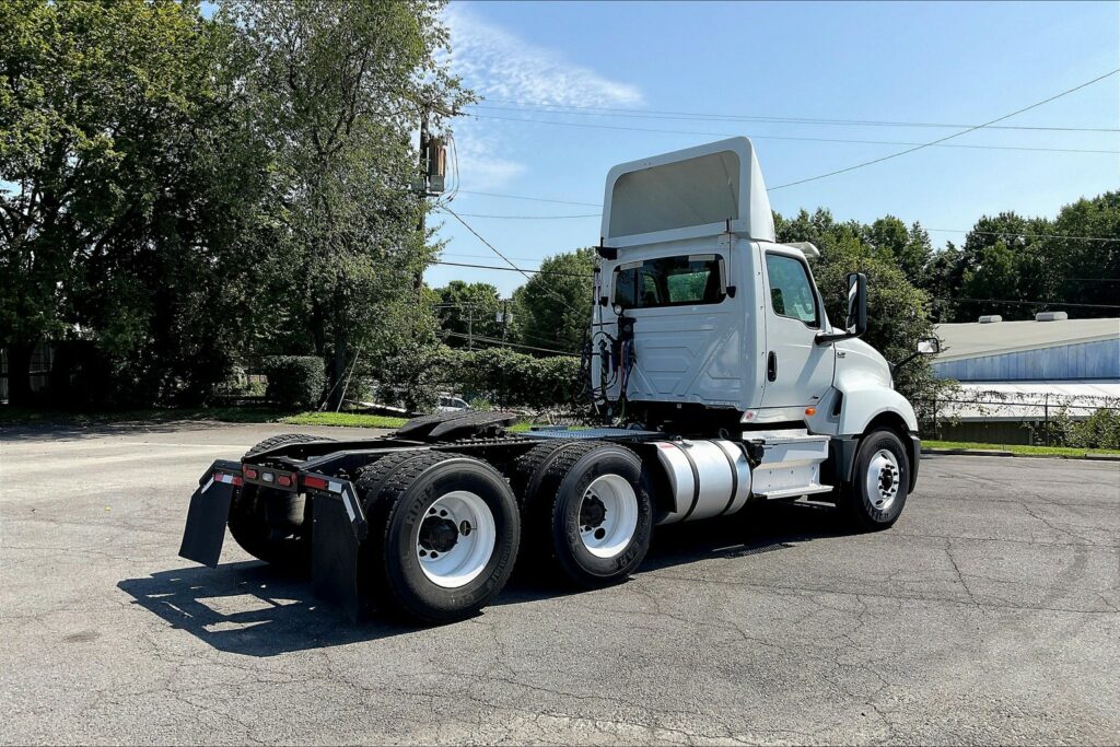 2019 INT LT625 6×4 Day Cab