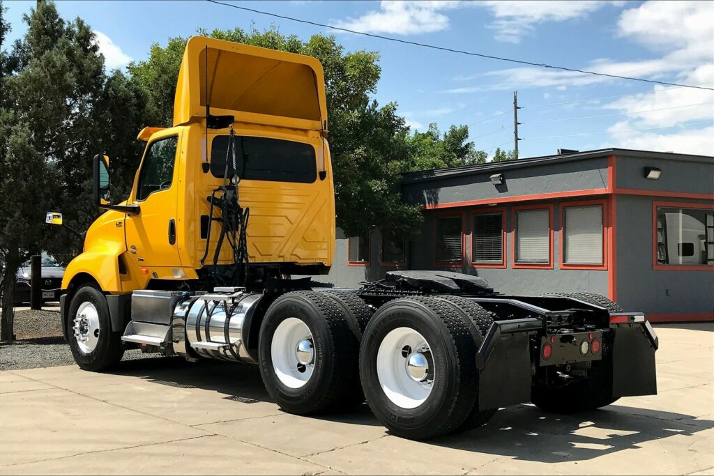 2019 INT LT625 6×4 Day Cab
