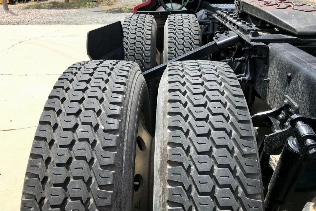 2021 CUM LT625 6×4 Sleeper