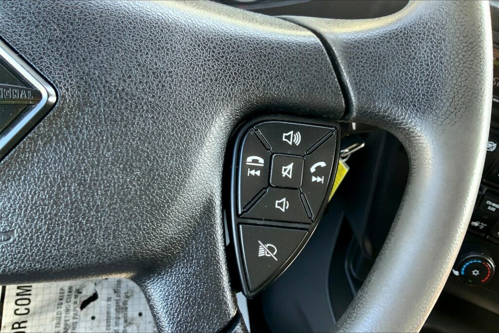 2021 CUM LT625 6×4 Sleeper