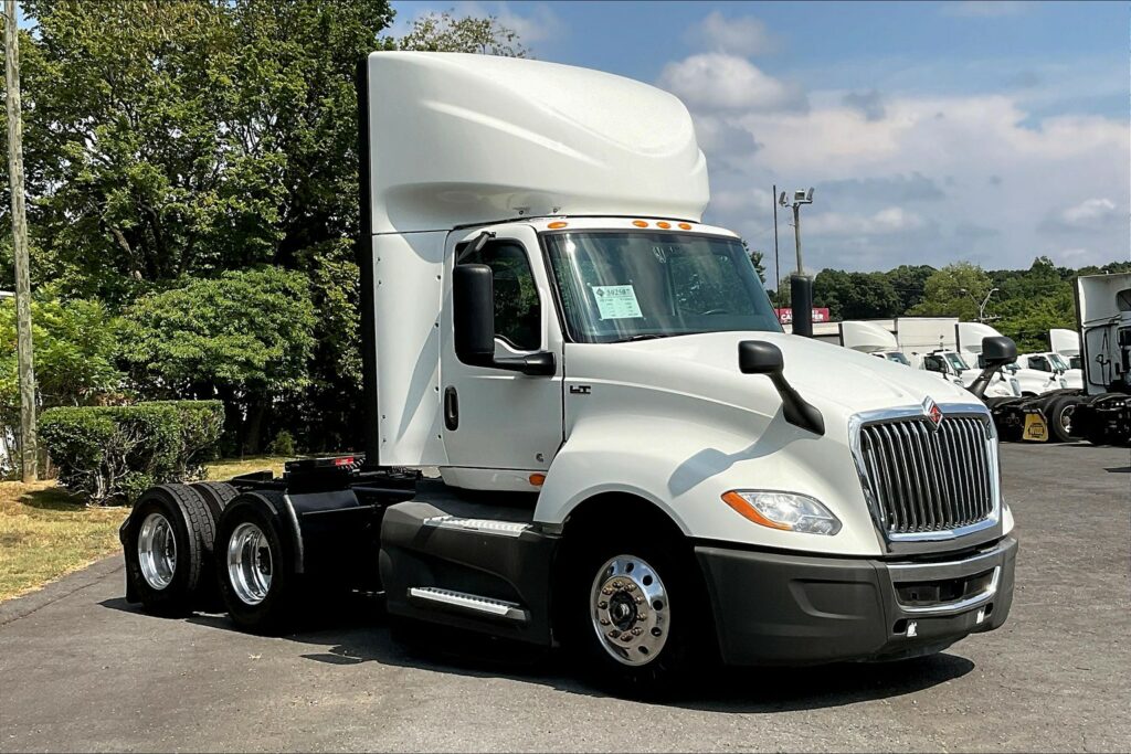 2021 CUM LT625 6×4 Day Cab