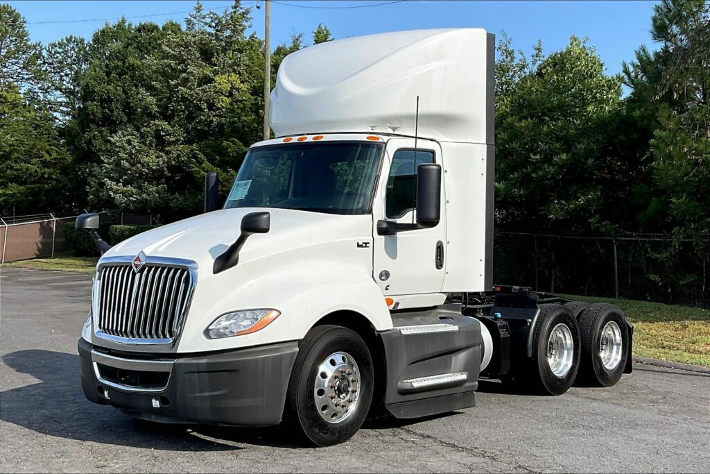 2021 CUM LT625 6×4 Day Cab