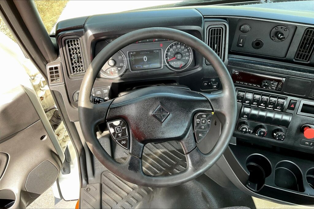 2021 CUM LT625 6×4 Day Cab