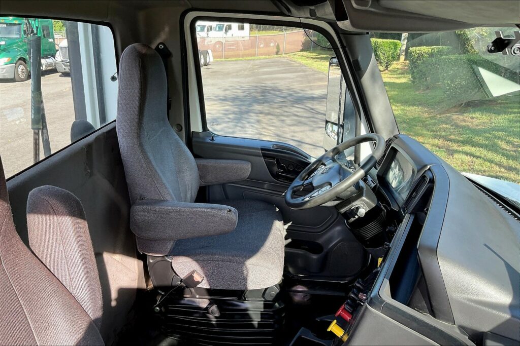 2021 CUM LT625 6×4 Day Cab
