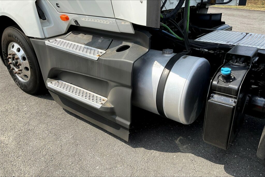 2021 CUM LT625 6×4 Day Cab