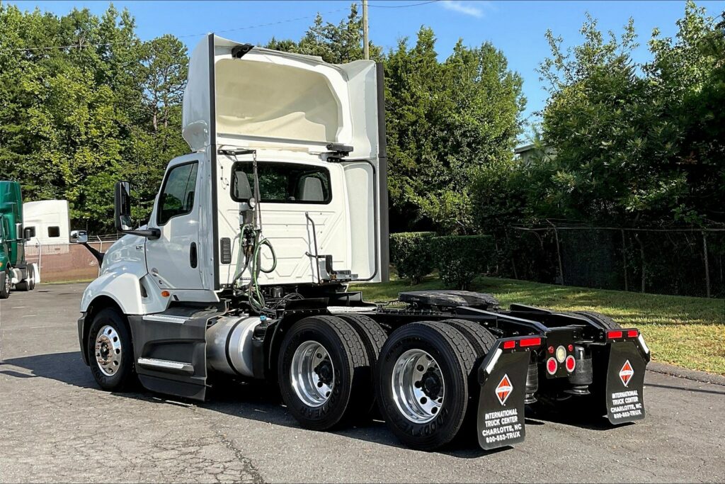 2021 CUM LT625 6×4 Day Cab