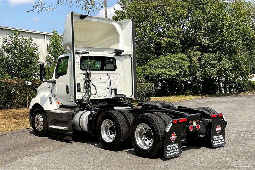 2021 CUM LT625 6×4 Day Cab