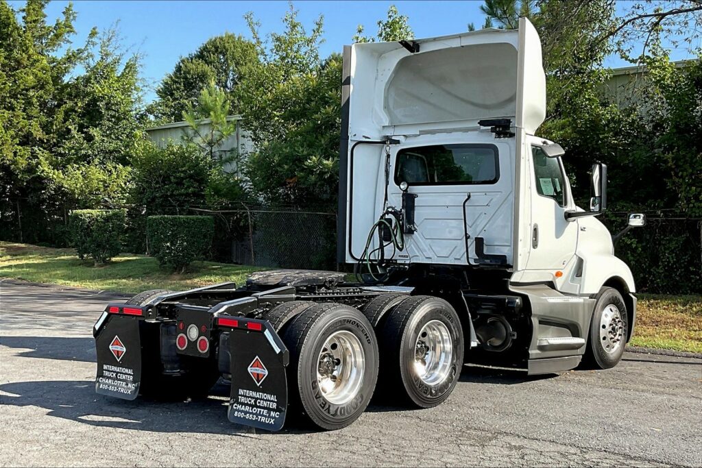 2021 CUM LT625 6×4 Day Cab