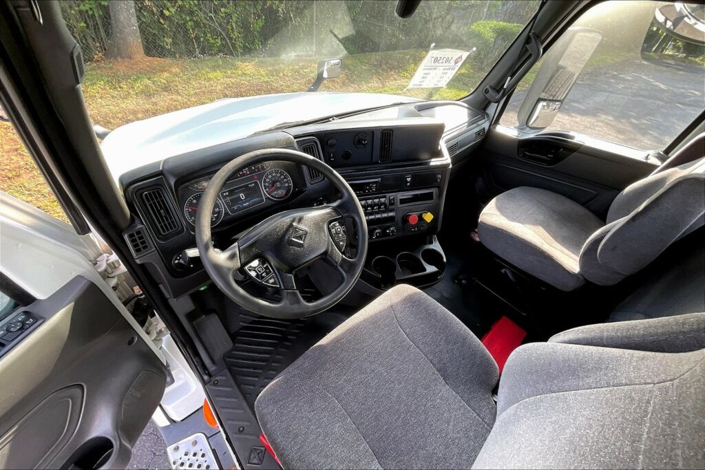 2021 CUM LT625 6×4 Day Cab