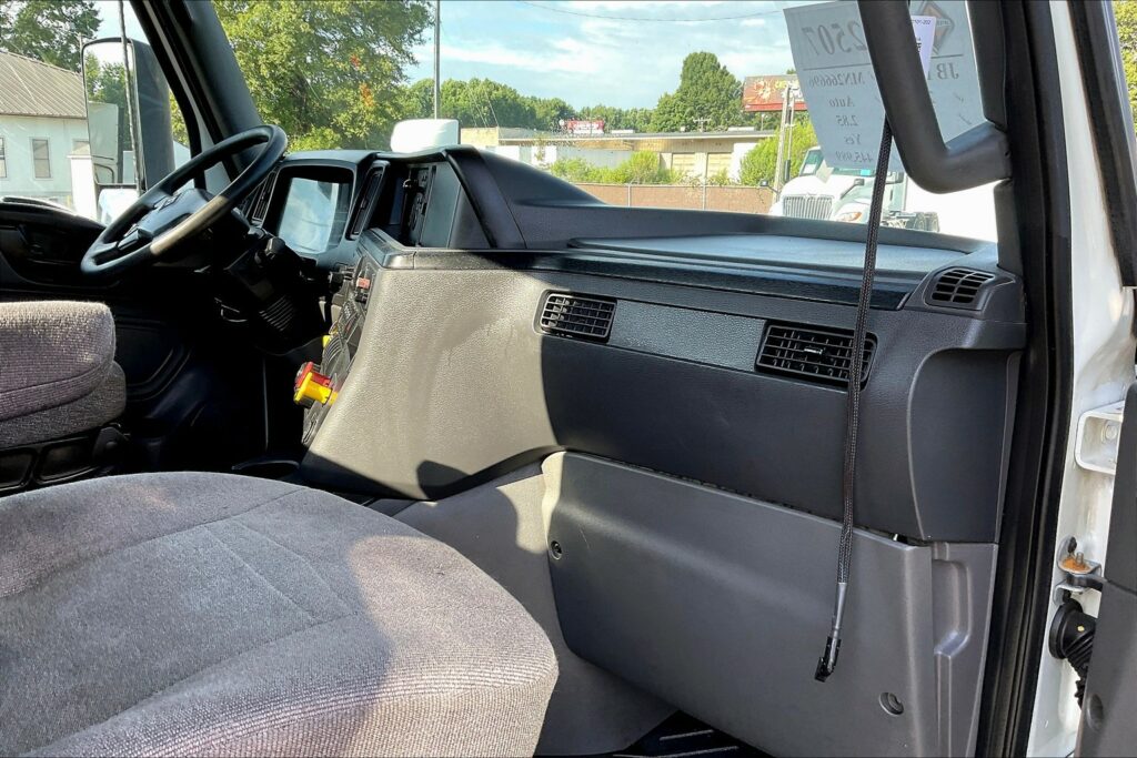 2021 CUM LT625 6×4 Day Cab