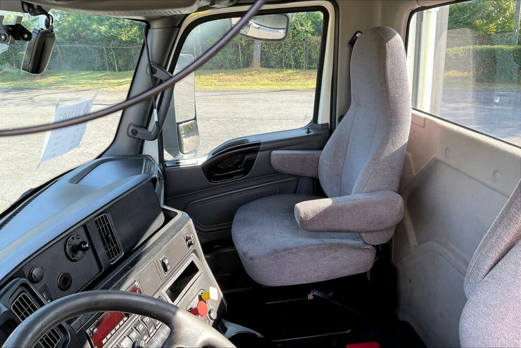 2021 CUM LT625 6×4 Day Cab