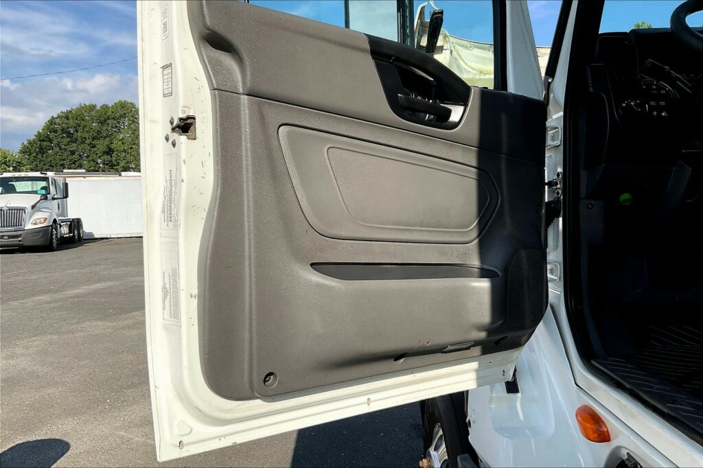 2021 CUM LT625 6×4 Day Cab