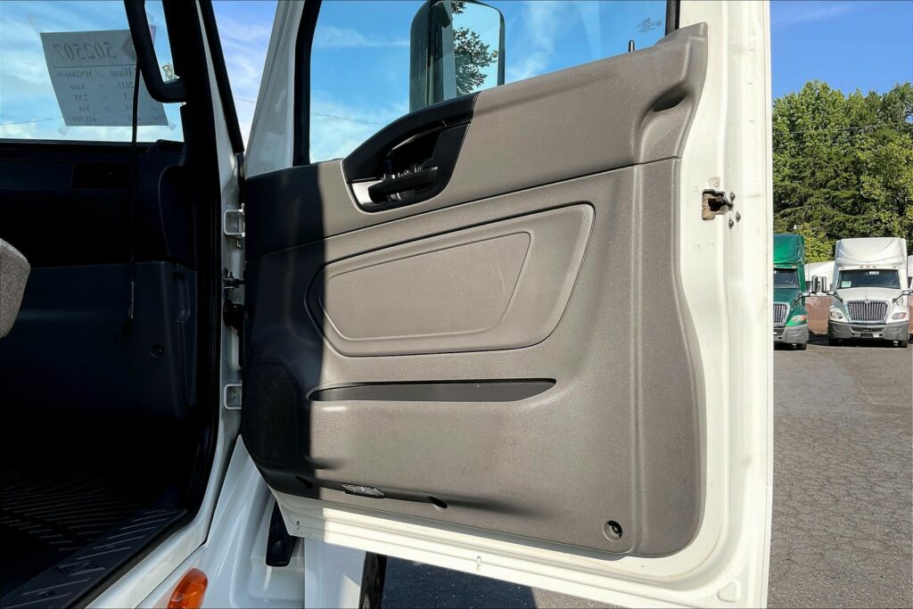 2021 CUM LT625 6×4 Day Cab