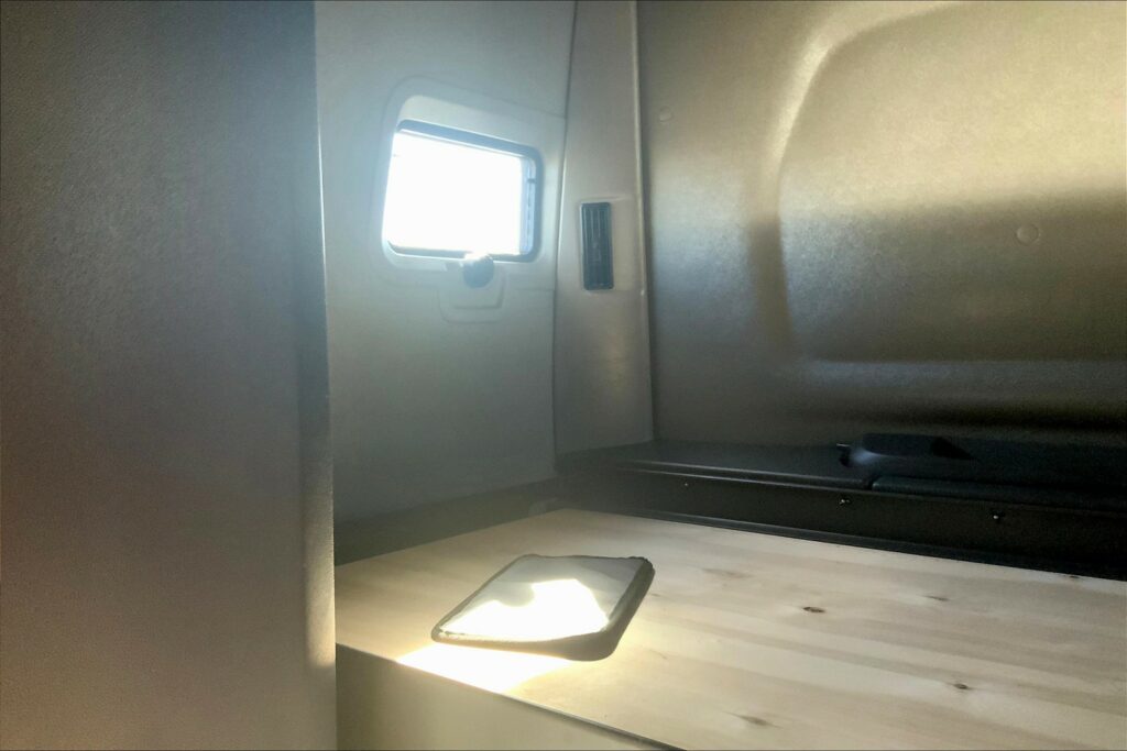 2021 CUM LT625 6×4 Sleeper