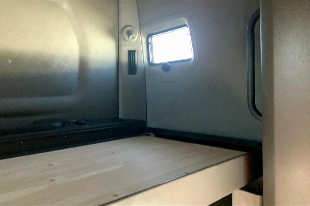 2021 CUM LT625 6×4 Sleeper