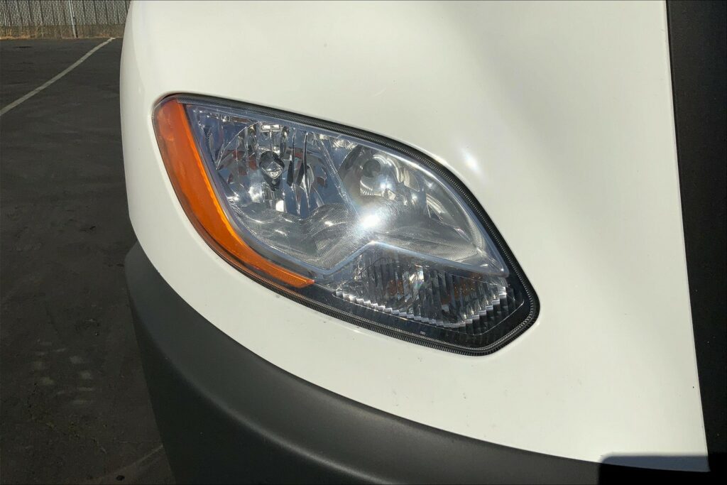 2021 CUM LT625 6×4 Sleeper