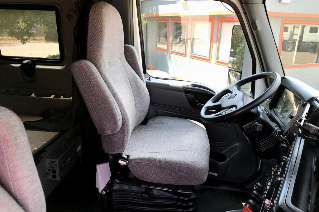 2022 CUM LT625 6×4 Sleeper