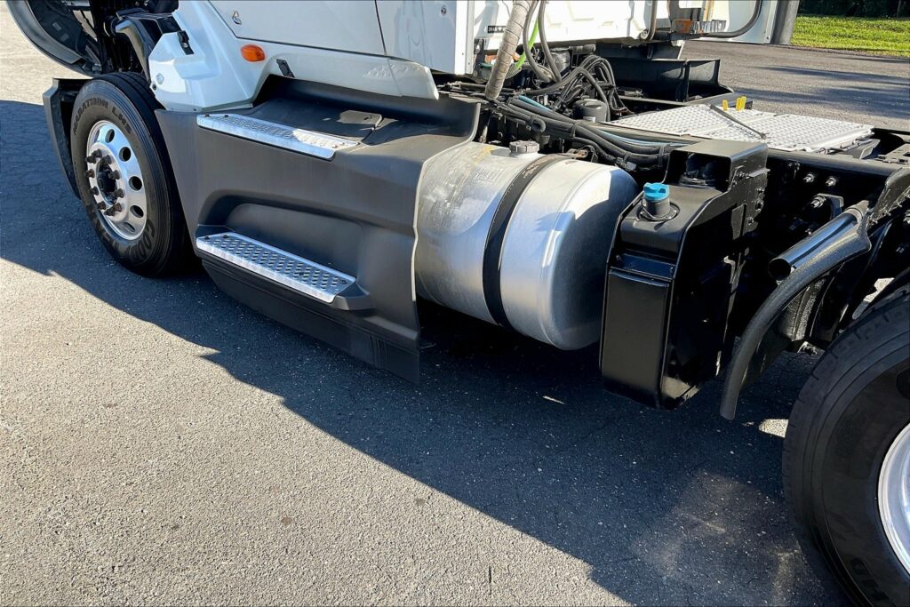 2021 CUM LT625 6×4 Day Cab