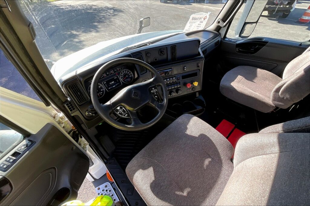 2021 CUM LT625 6×4 Day Cab