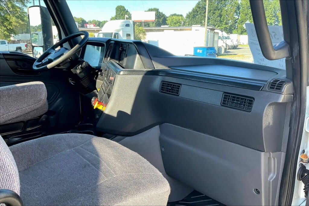 2021 CUM LT625 6×4 Day Cab