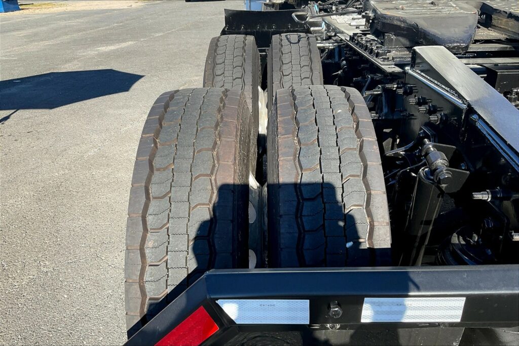 2021 CUM LT625 6×4 Day Cab