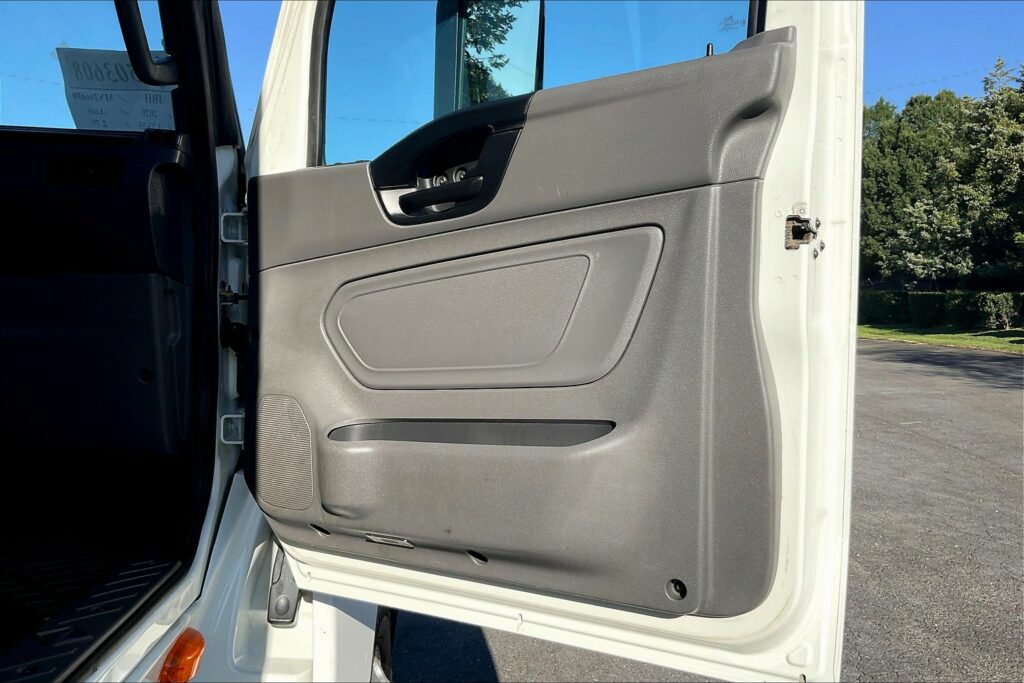 2021 CUM LT625 6×4 Day Cab