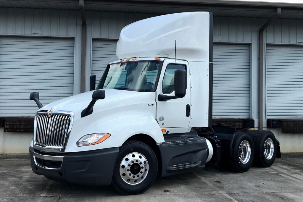 2021 CUM LT625 6×4 Day Cab