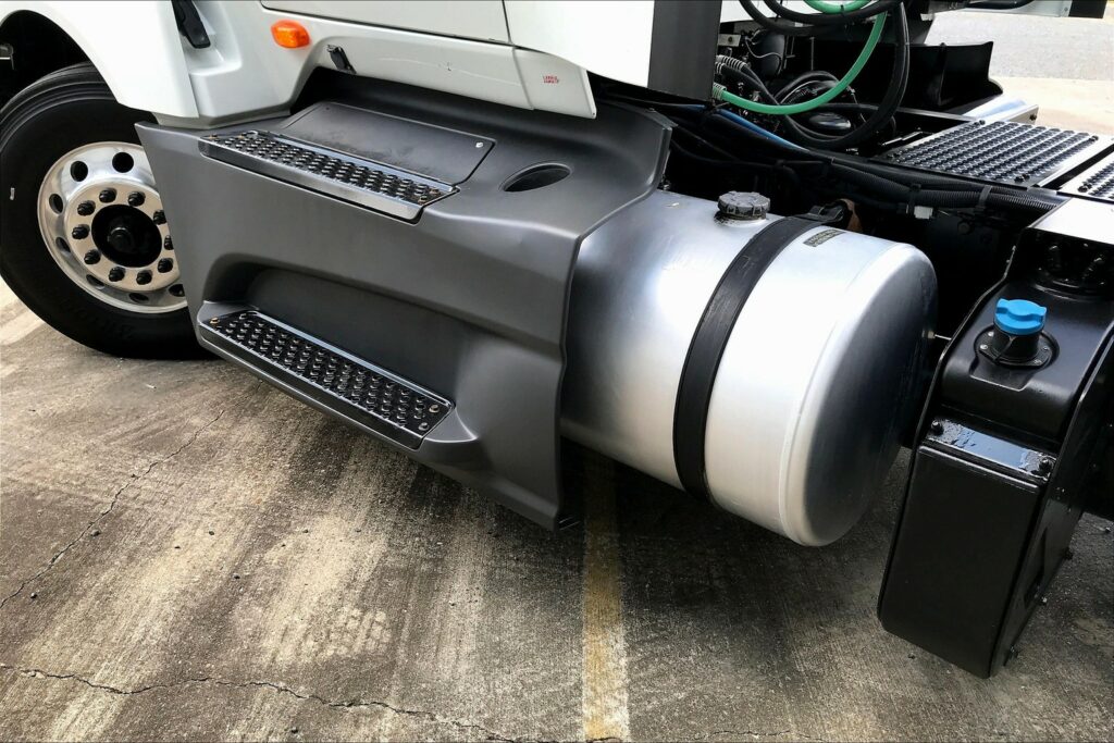 2021 CUM LT625 6×4 Day Cab