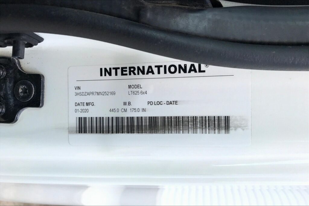 2021 CUM LT625 6×4 Day Cab