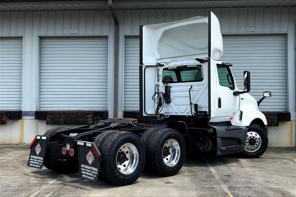 2021 CUM LT625 6×4 Day Cab