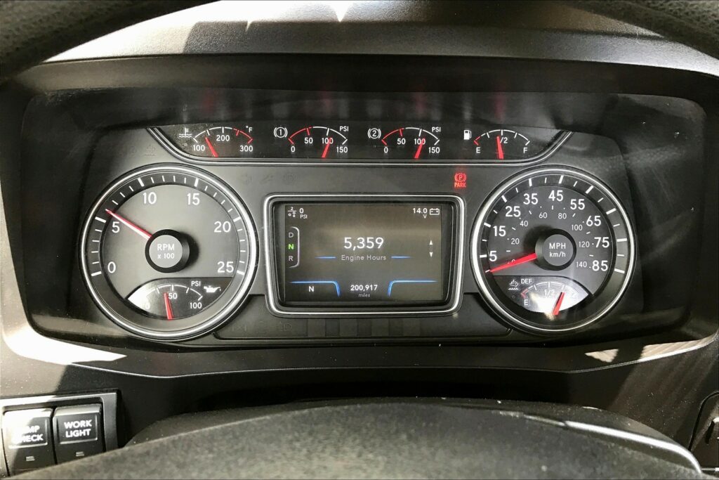 2021 CUM LT625 6×4 Day Cab