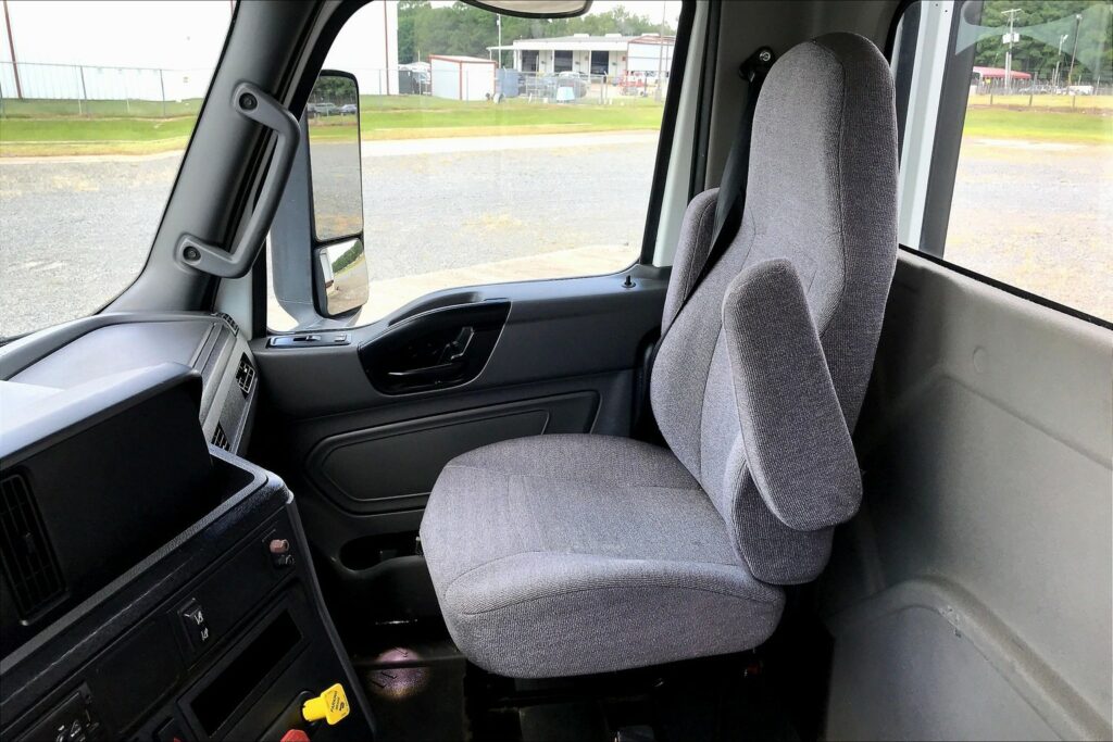 2021 CUM LT625 6×4 Day Cab