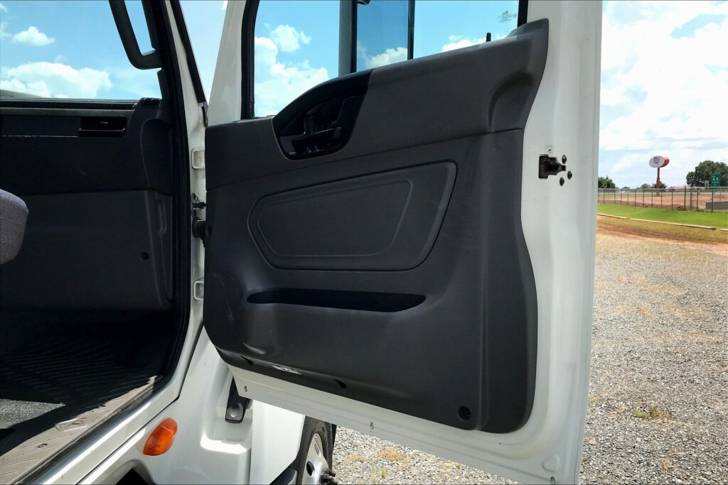 2021 CUM LT625 6×4 Day Cab