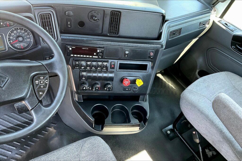 2021 CUM LT625 6×4 Day Cab