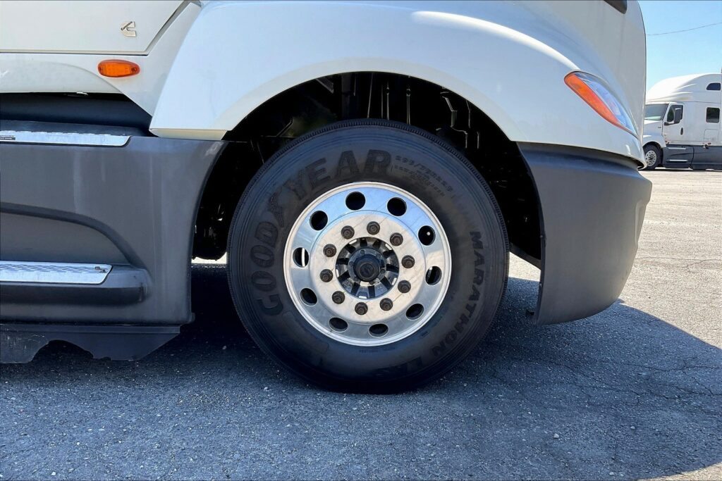 2021 CUM LT625 6×4 Day Cab