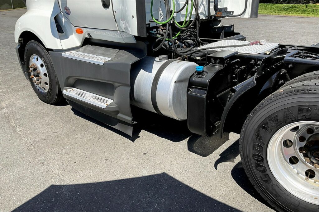 2021 CUM LT625 6×4 Day Cab