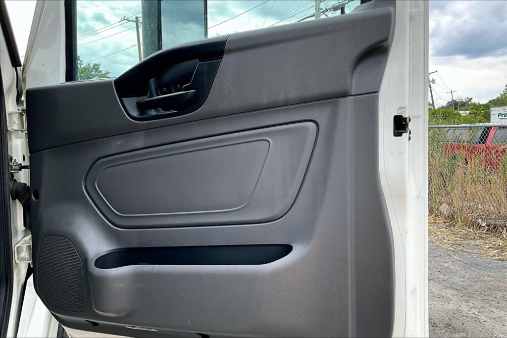 2023 CUM LT625 6X4 Sleeper