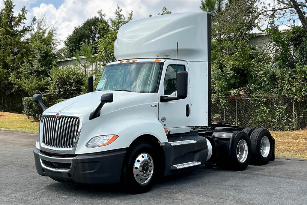 2021 CUM LT625 6×4 Day Cab