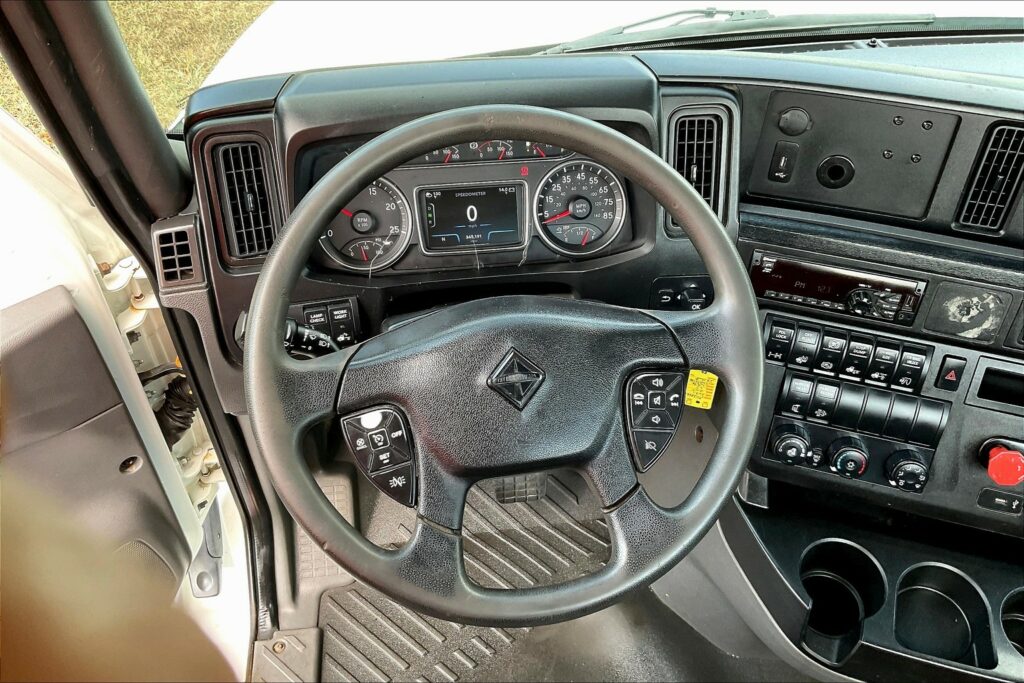 2021 CUM LT625 6×4 Day Cab