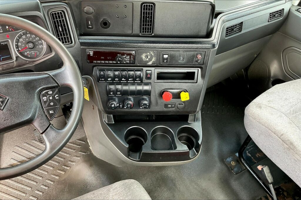 2021 CUM LT625 6×4 Day Cab