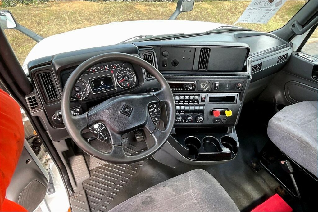 2021 CUM LT625 6×4 Day Cab
