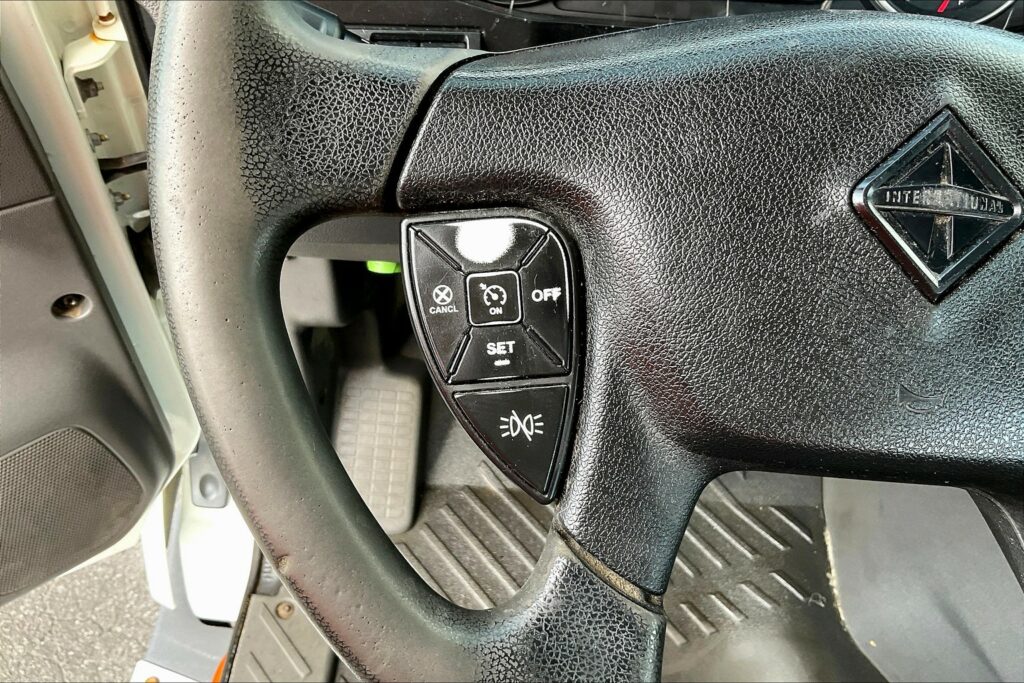 2021 CUM LT625 6×4 Day Cab