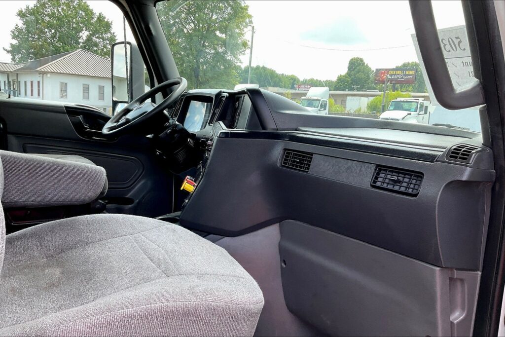 2021 CUM LT625 6×4 Day Cab