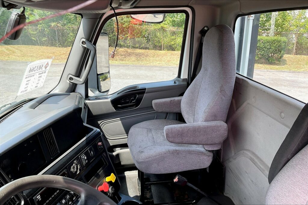 2021 CUM LT625 6×4 Day Cab