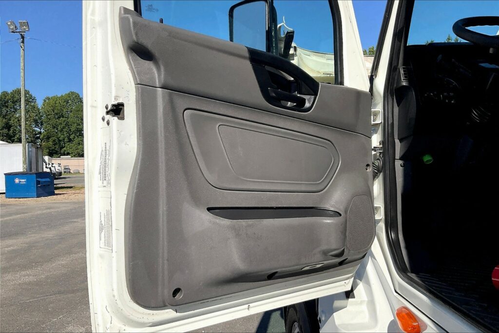 2020 CUM LT625 6×4 Day Cab