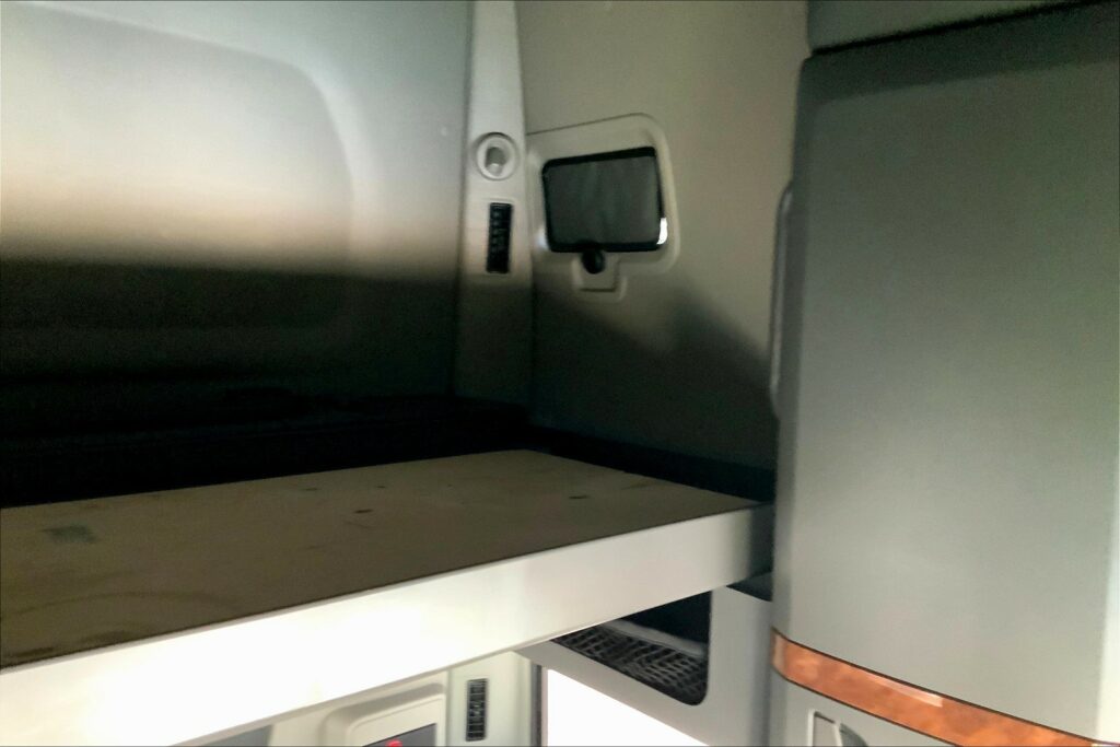 2021 CUM LT625 6×4 Sleeper