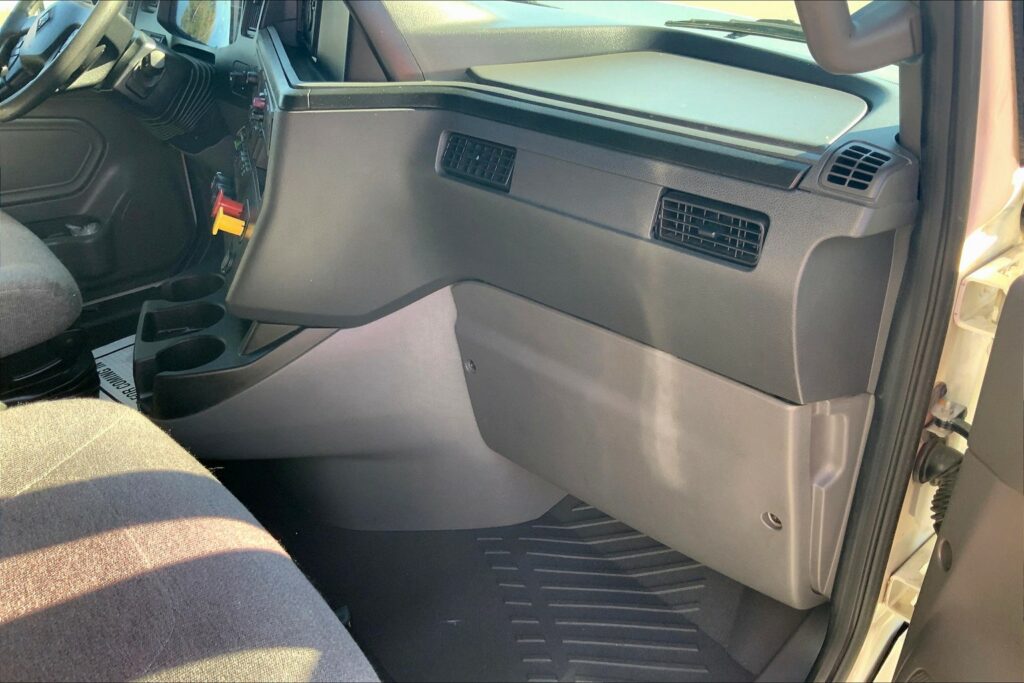 2023 CUM LT625 6X4 Sleeper