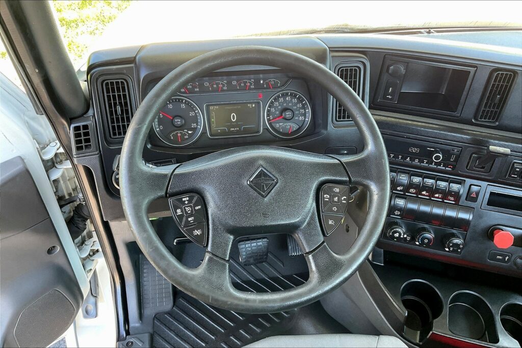 2019 INT LT625 6×4 Day Cab