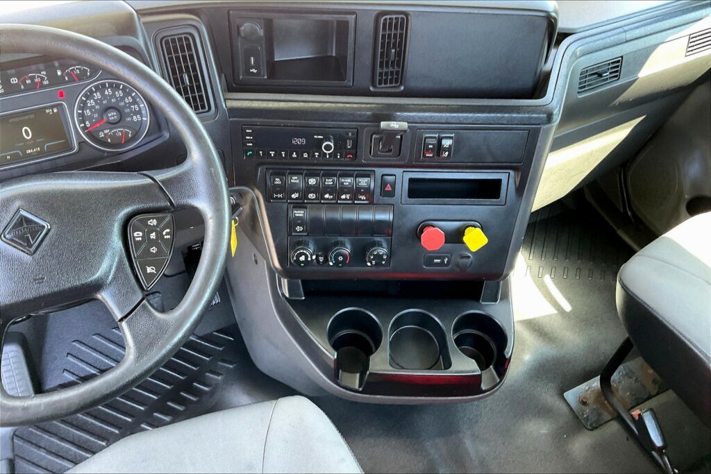 2019 INT LT625 6×4 Day Cab