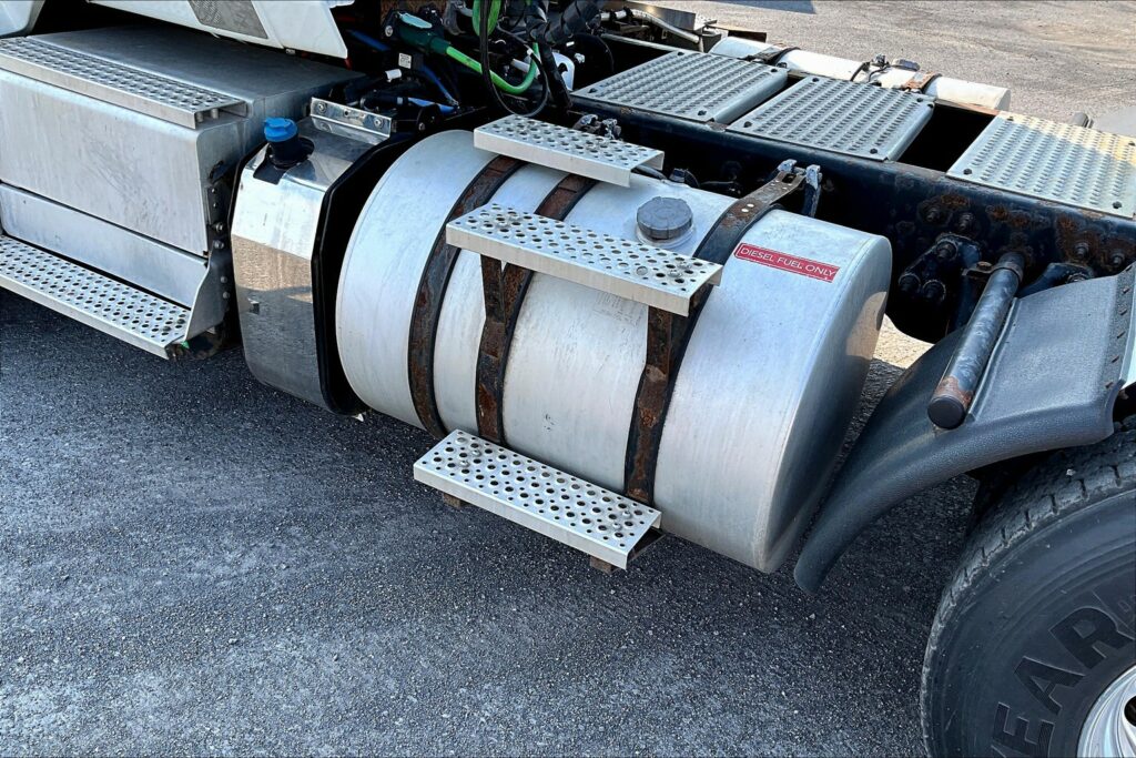 2019 INT LT625 6×4 Day Cab